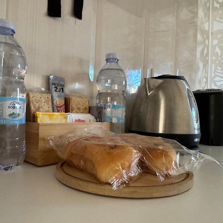 Private One Bedroom Apartment Close To Airport In Luqa Exterior foto
